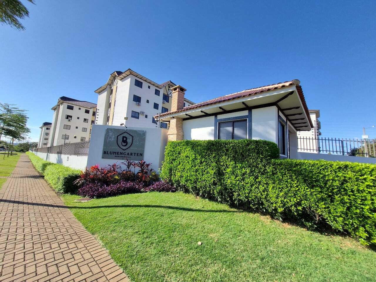 Apartamento para aluguel no Pioneiros Catarinenses: 