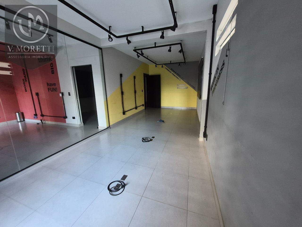 Sala para aluguel no Centro: 