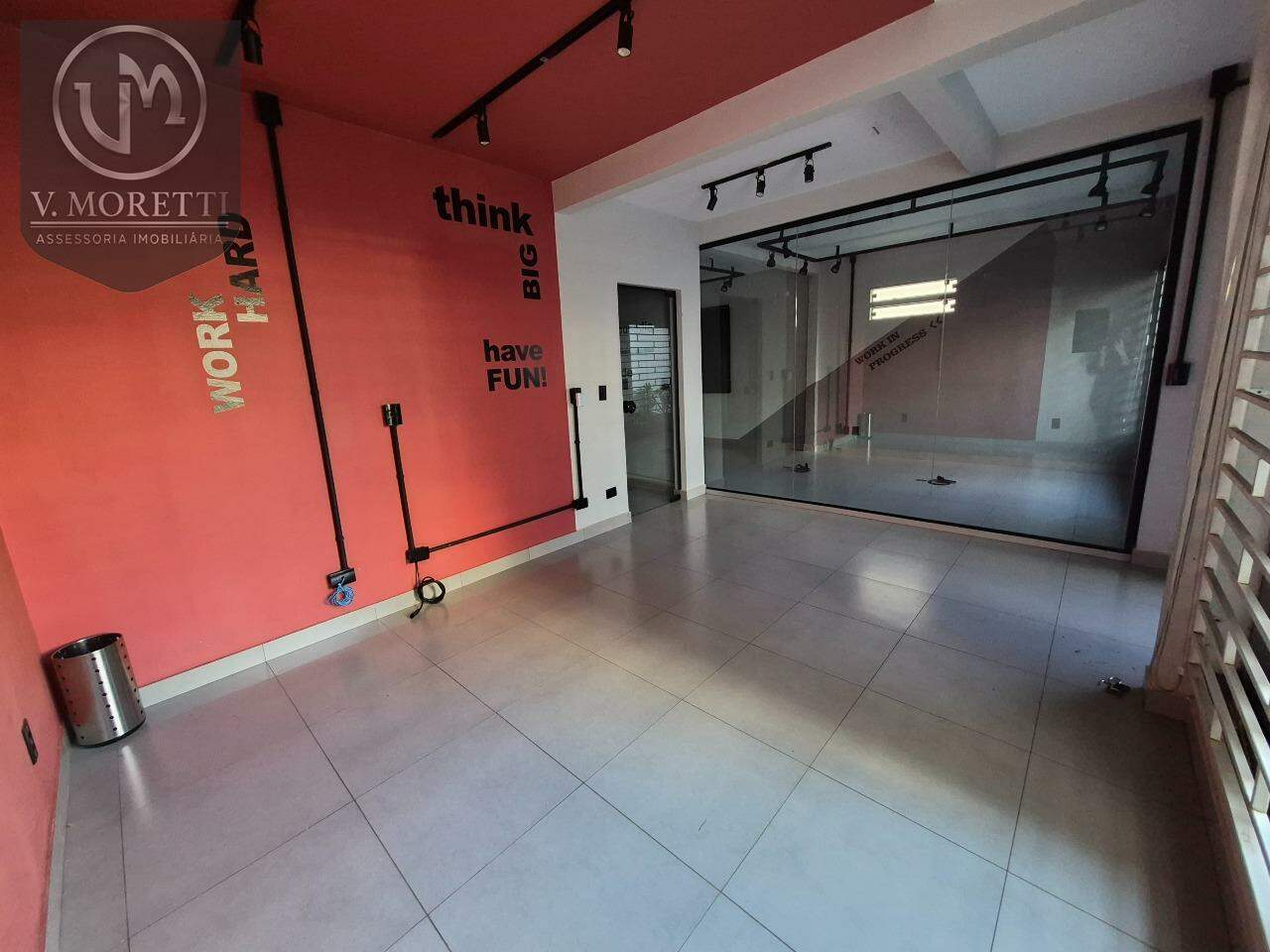 Sala para aluguel no Centro: 