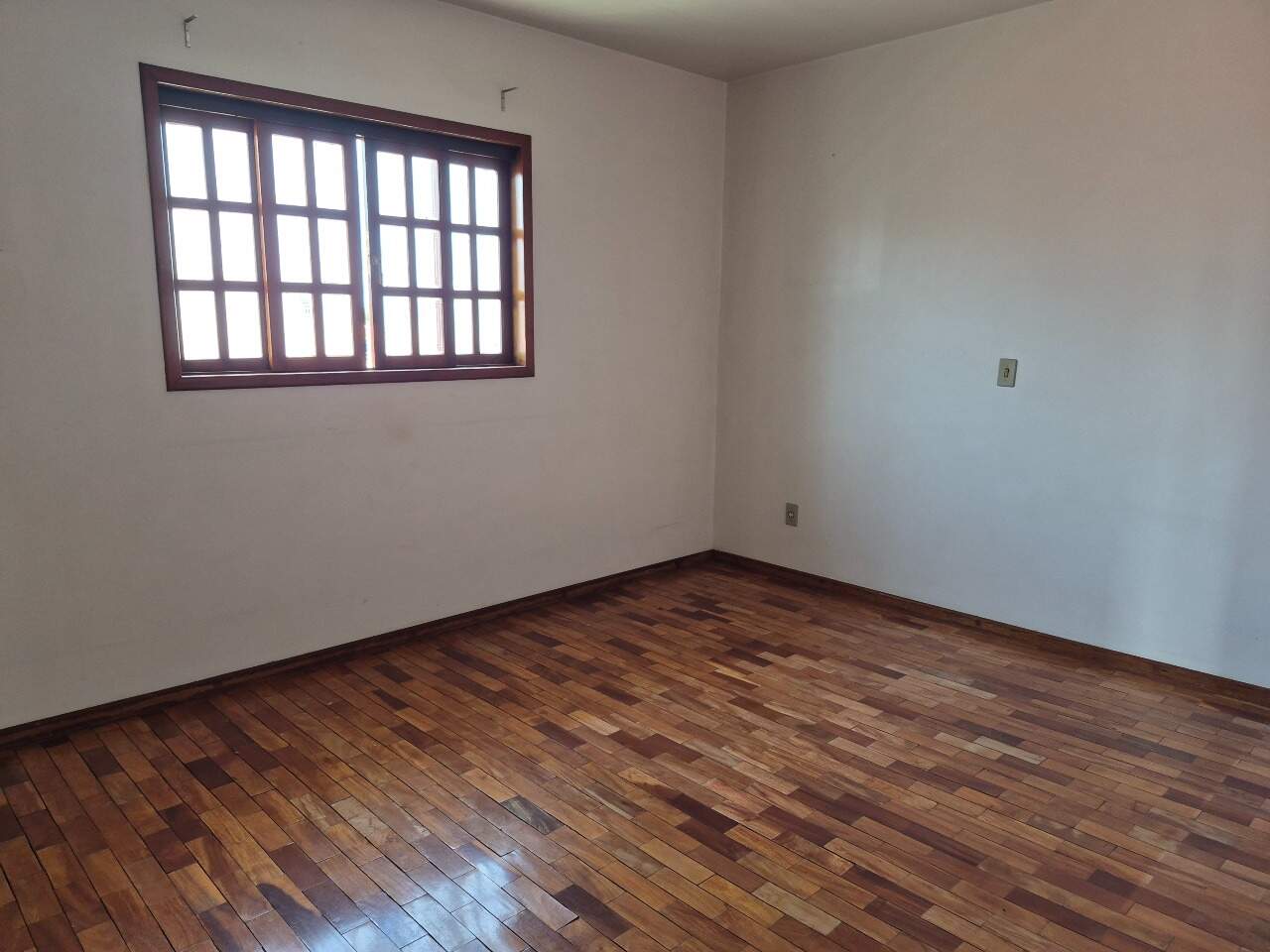 Sobrado para aluguel no Neva: 