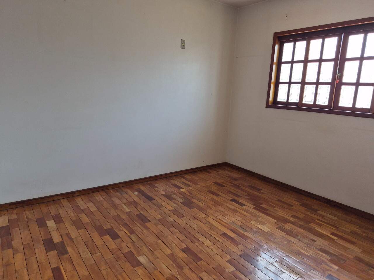 Sobrado para aluguel no Neva: 