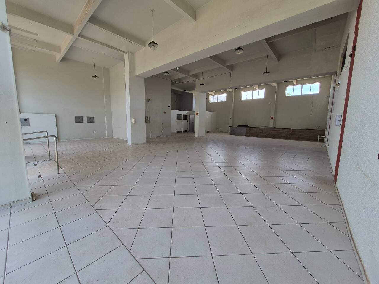 Sala para aluguel no Centro: 