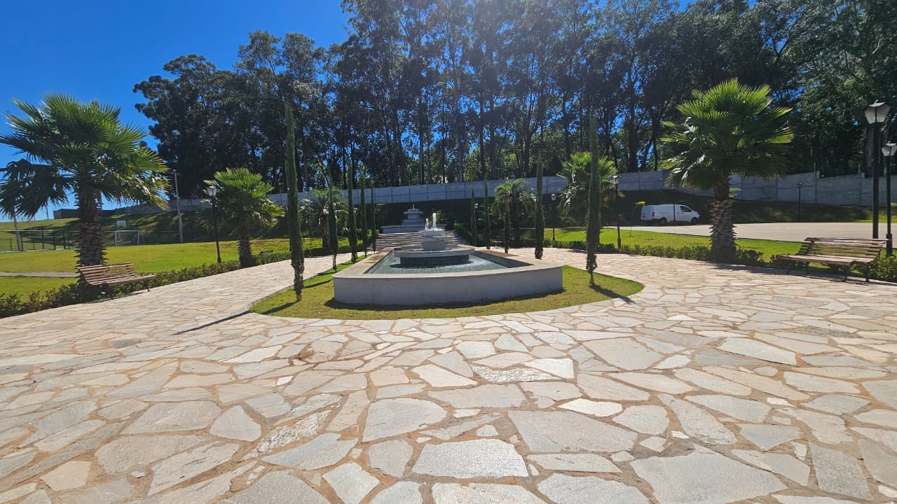 Lote à venda no COLISEU: 