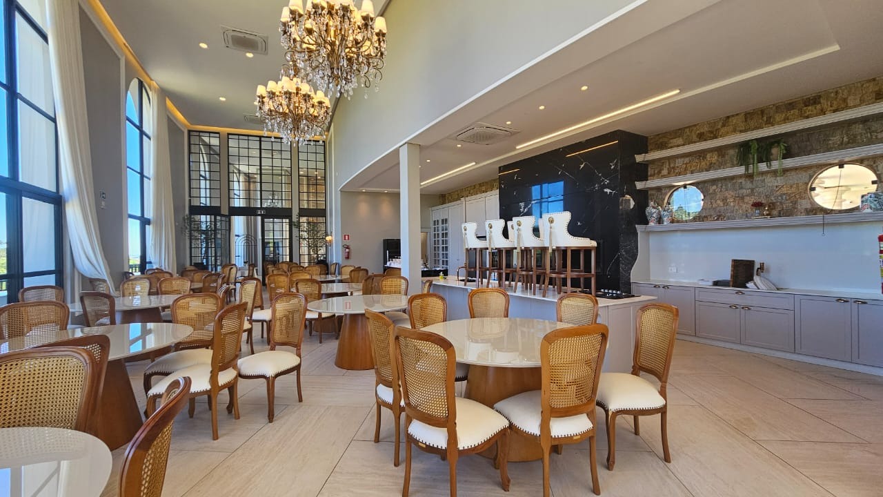 Lote à venda no COLISEU: 