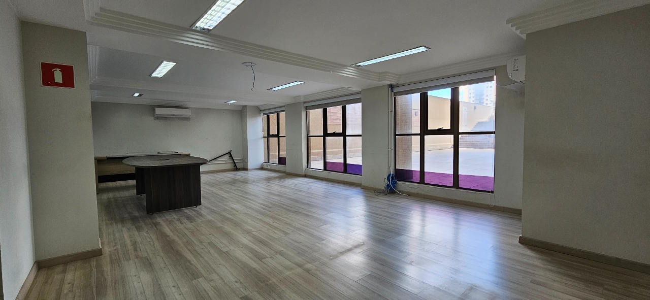 Sala para aluguel no Centro: 