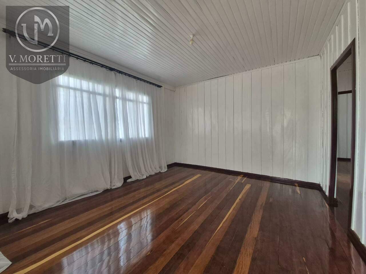 Casa para aluguel no Neva: 