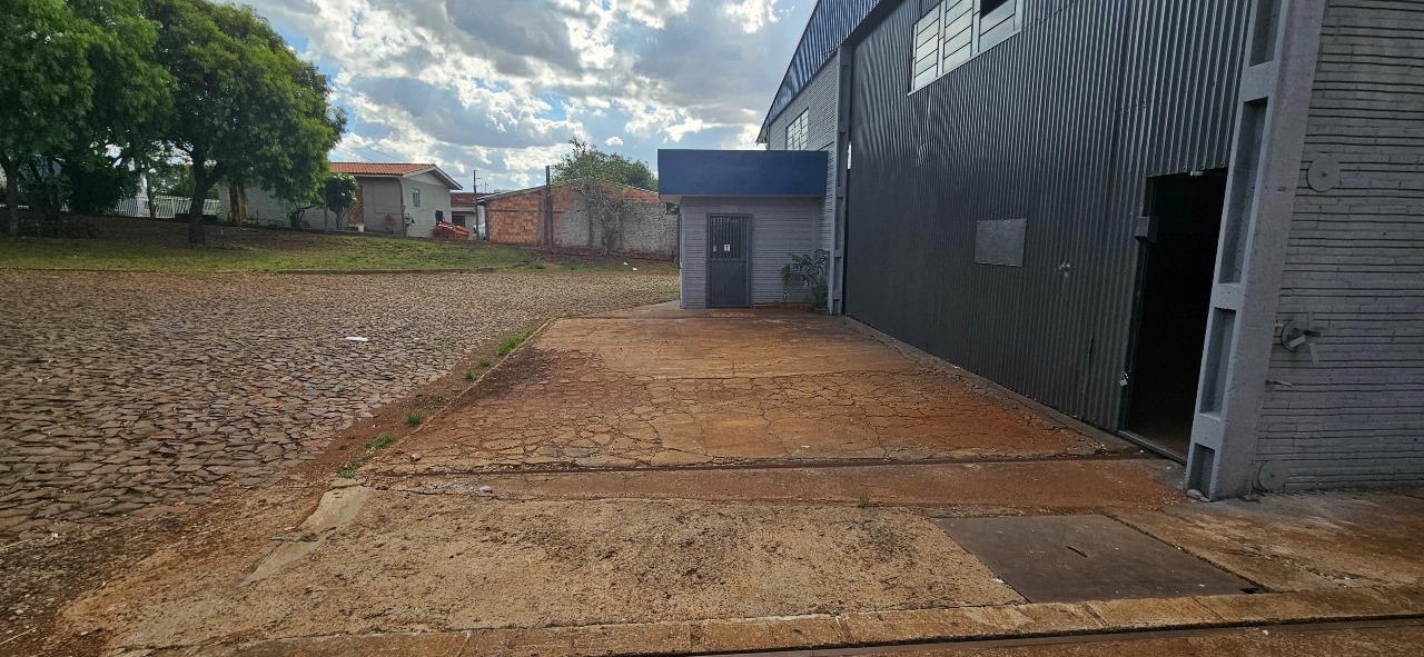 Barracão para aluguel no Cataratas: 