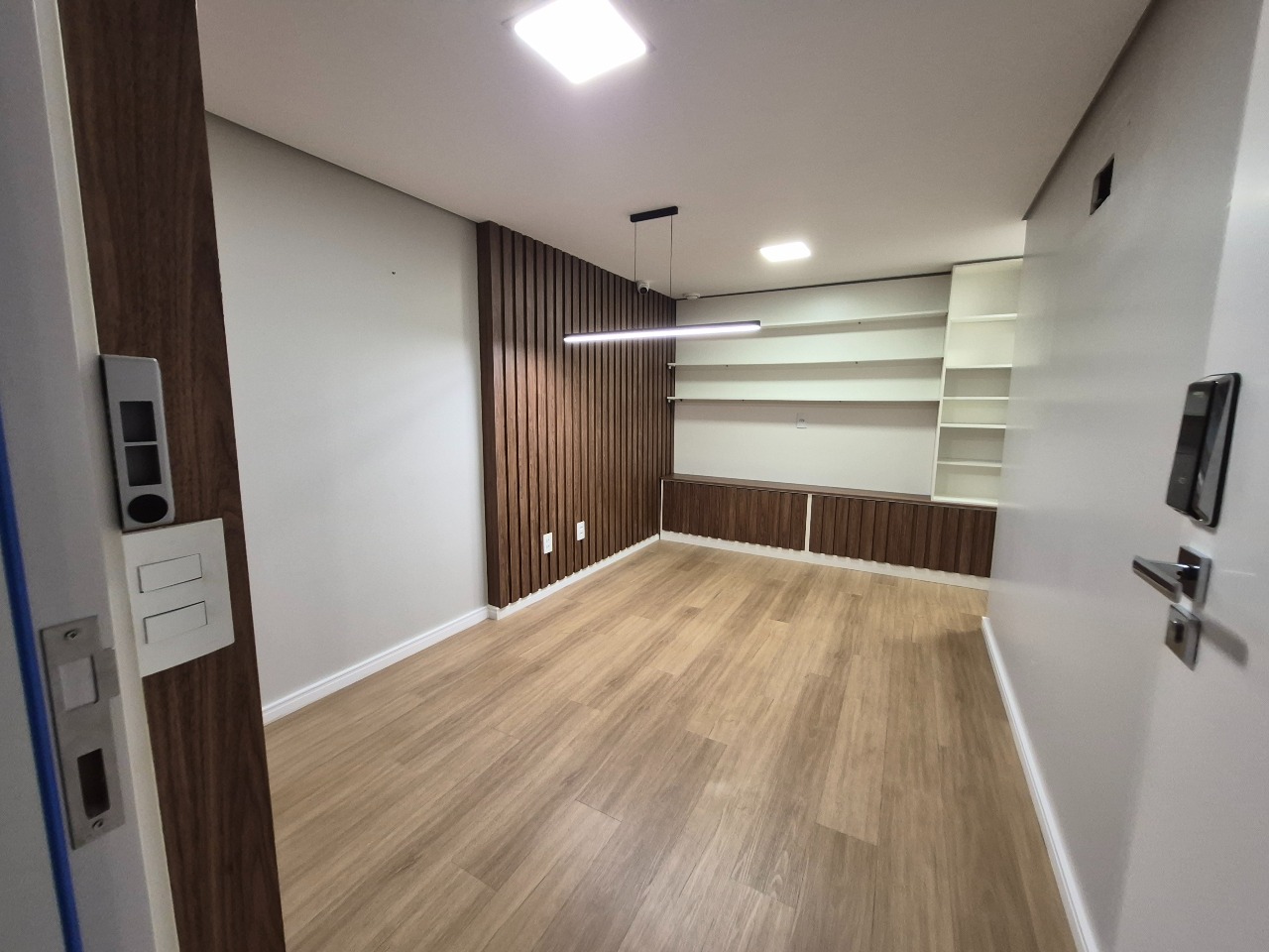 Sala para aluguel no Maria Luiza: 