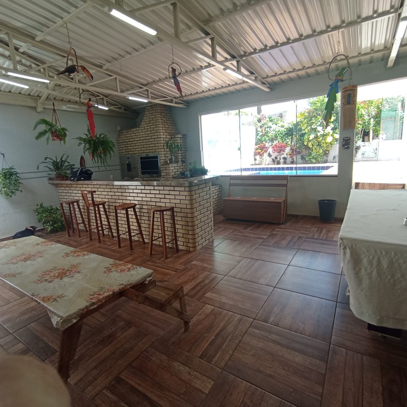 Casa à venda no Tropical: 