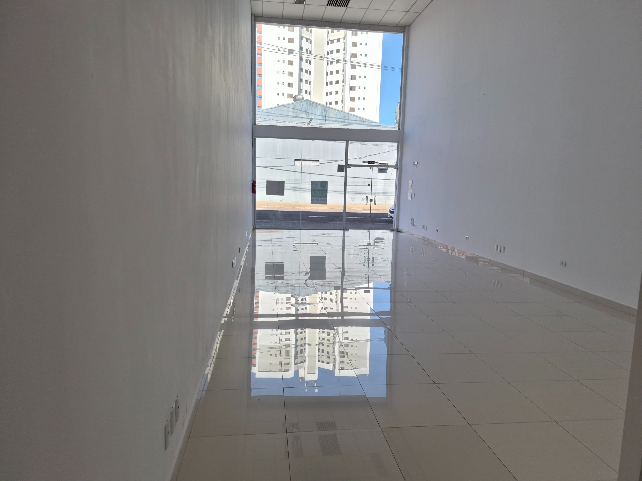 Sala para aluguel no Centro: 