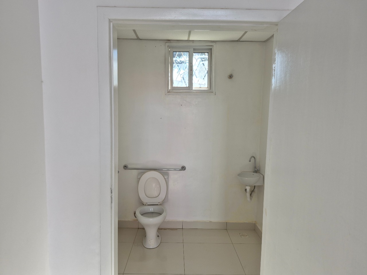 Sala para aluguel no Centro: 