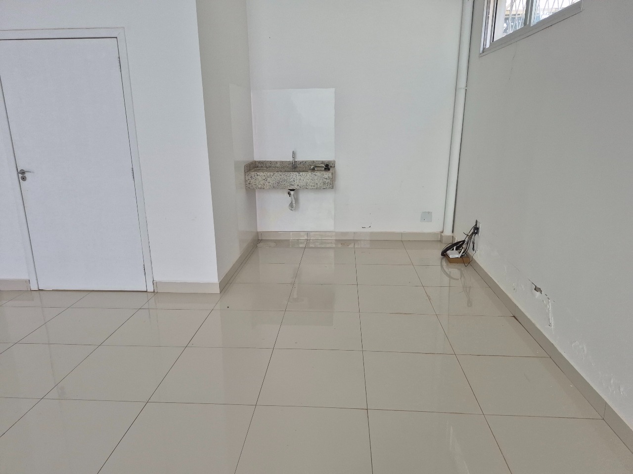 Sala para aluguel no Centro: 