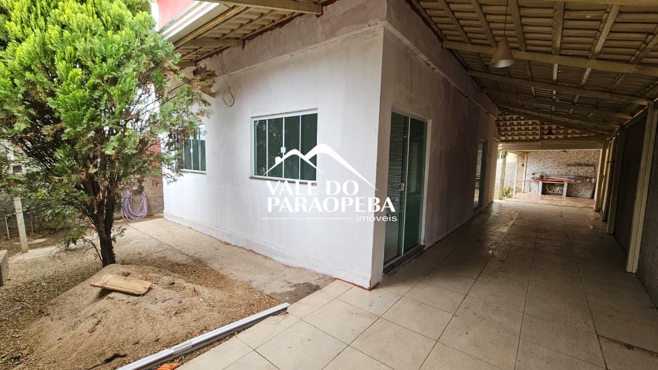 Casa à venda no Resplendor: 