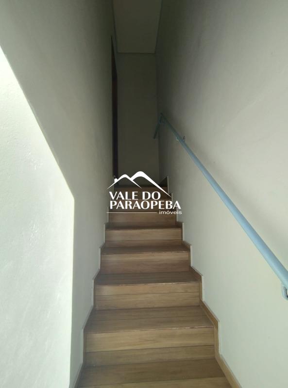 Casa à venda no Resplendor: 