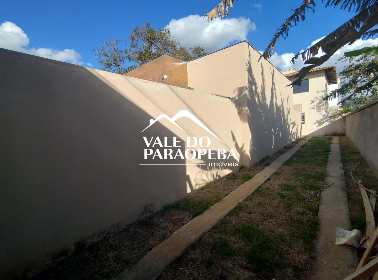 Casa à venda no Resplendor: 