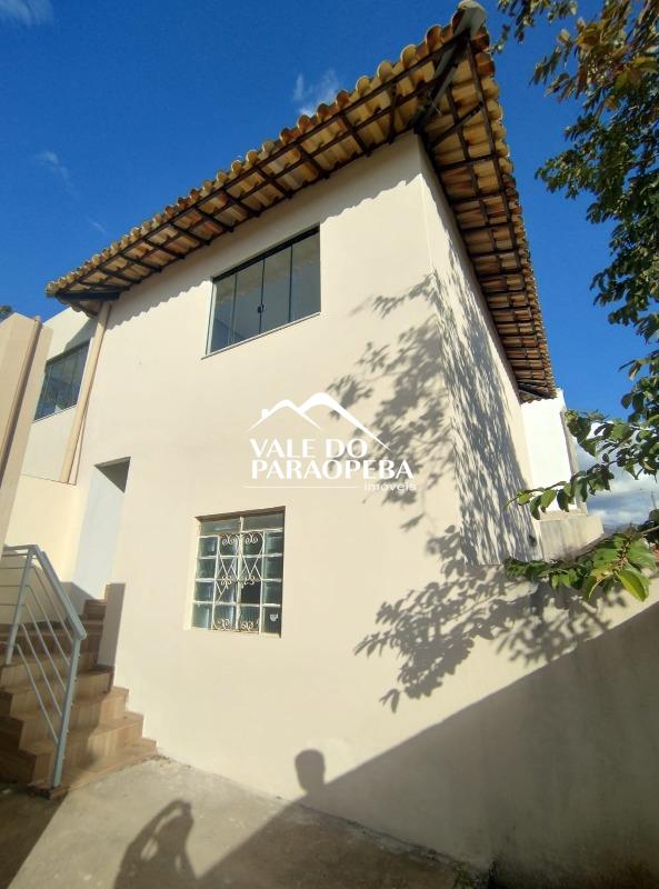 Casa à venda no Resplendor: 