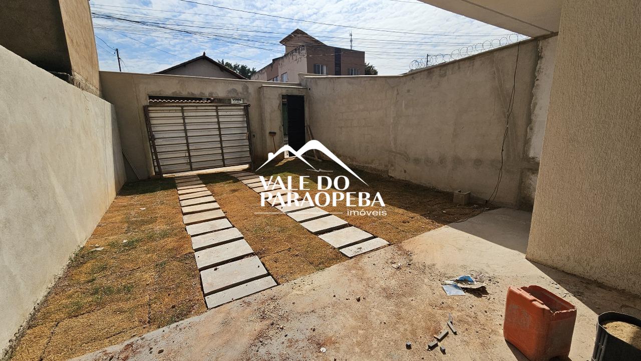 Casa à venda no Resplendor: 