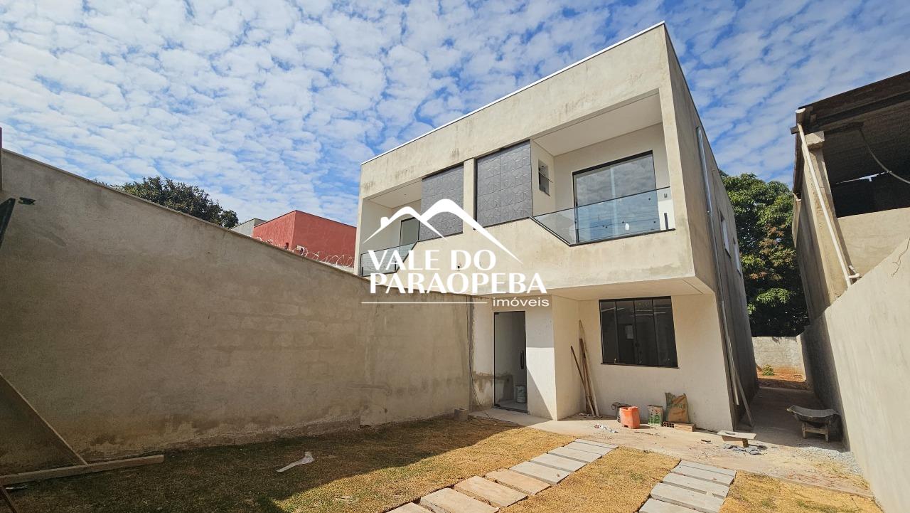 Casa à venda no Resplendor: 