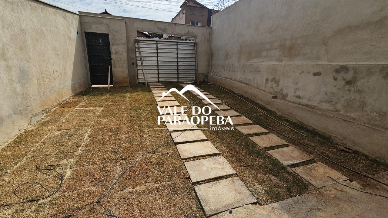 Casa à venda no Resplendor: 