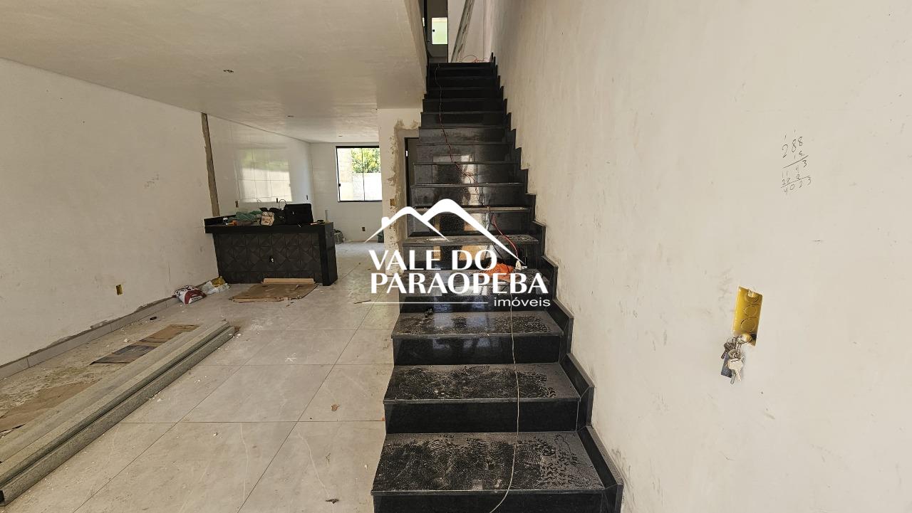 Casa à venda no Resplendor: 