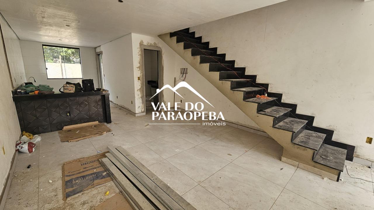 Casa à venda no Resplendor: 