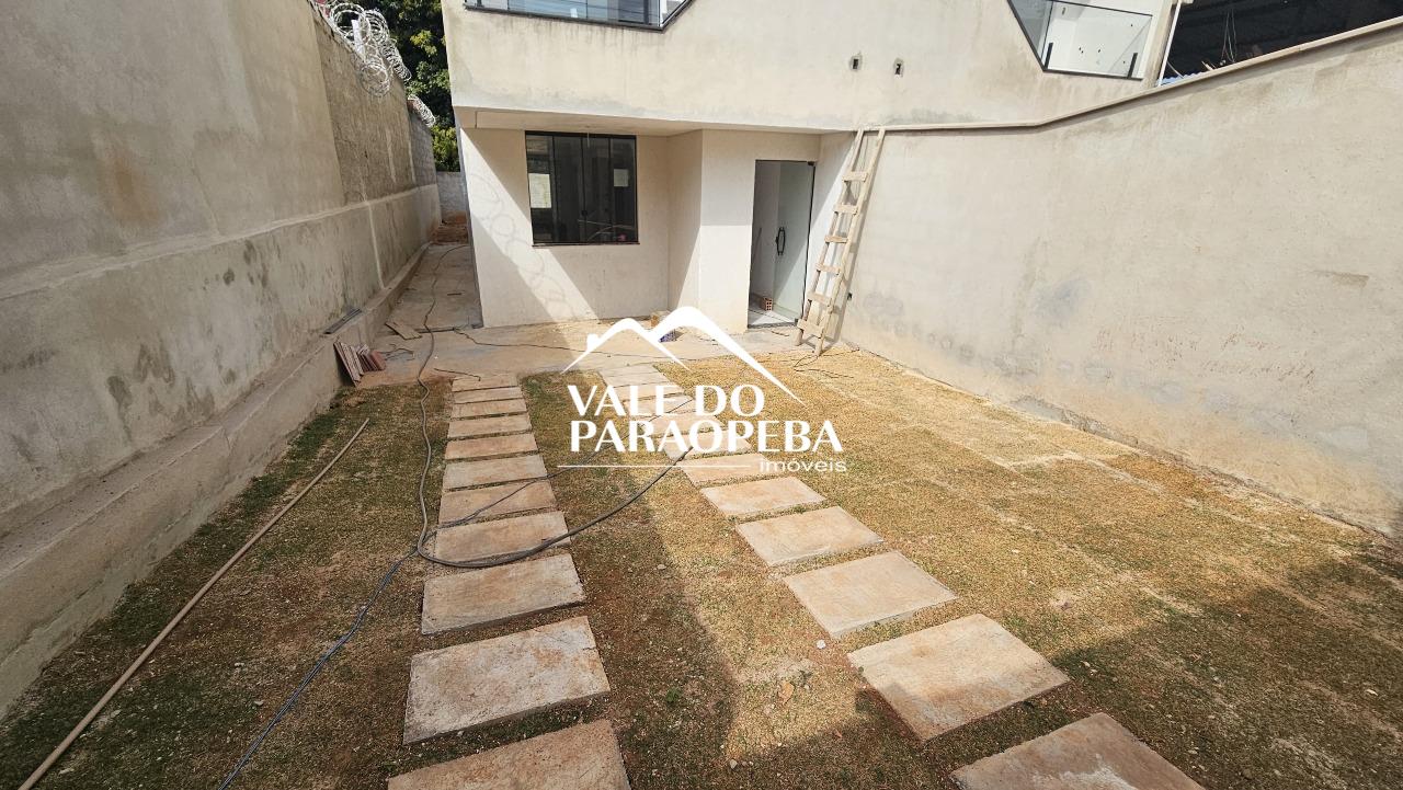 Casa à venda no Resplendor: 