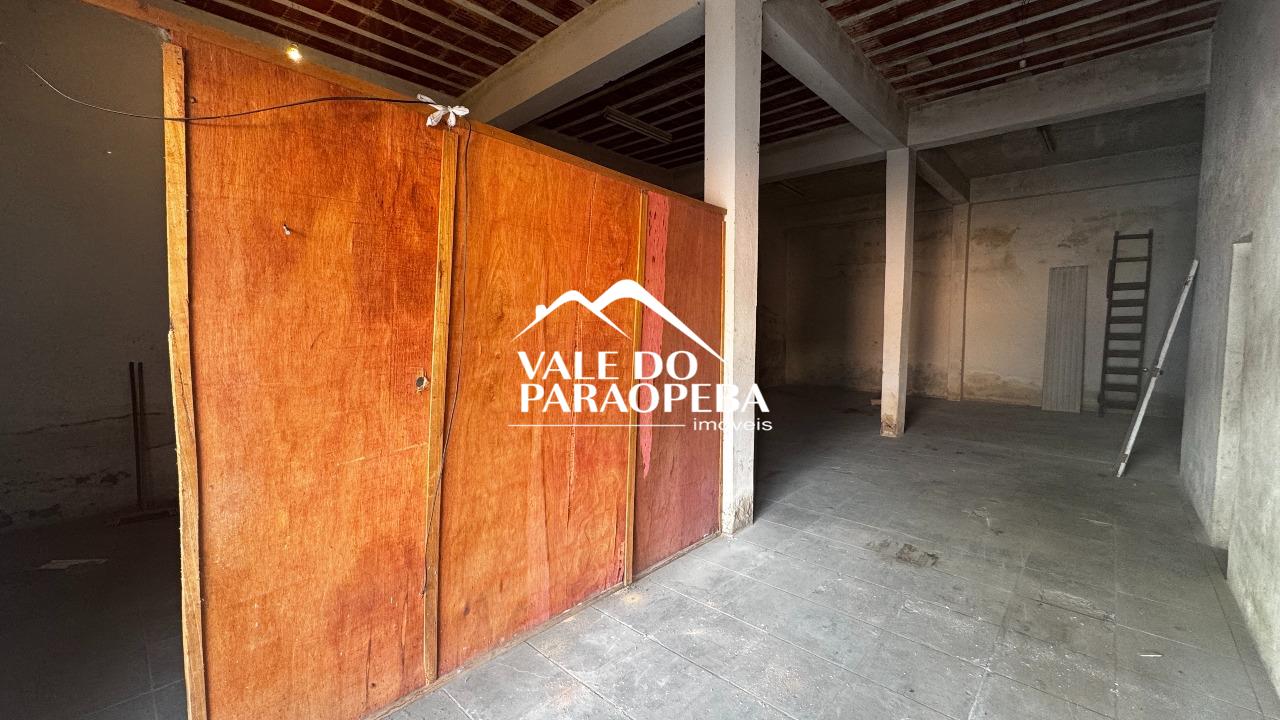 Loja para aluguel no Jardim das Roseiras: 