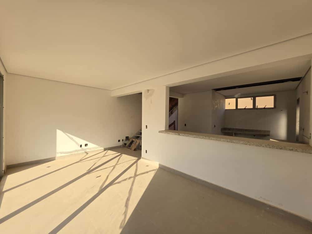 Imagem do imóvel Casa à venda, 3 quartos, 1 suíte, 2 vagas, Buritis - Belo Horizonte/MG