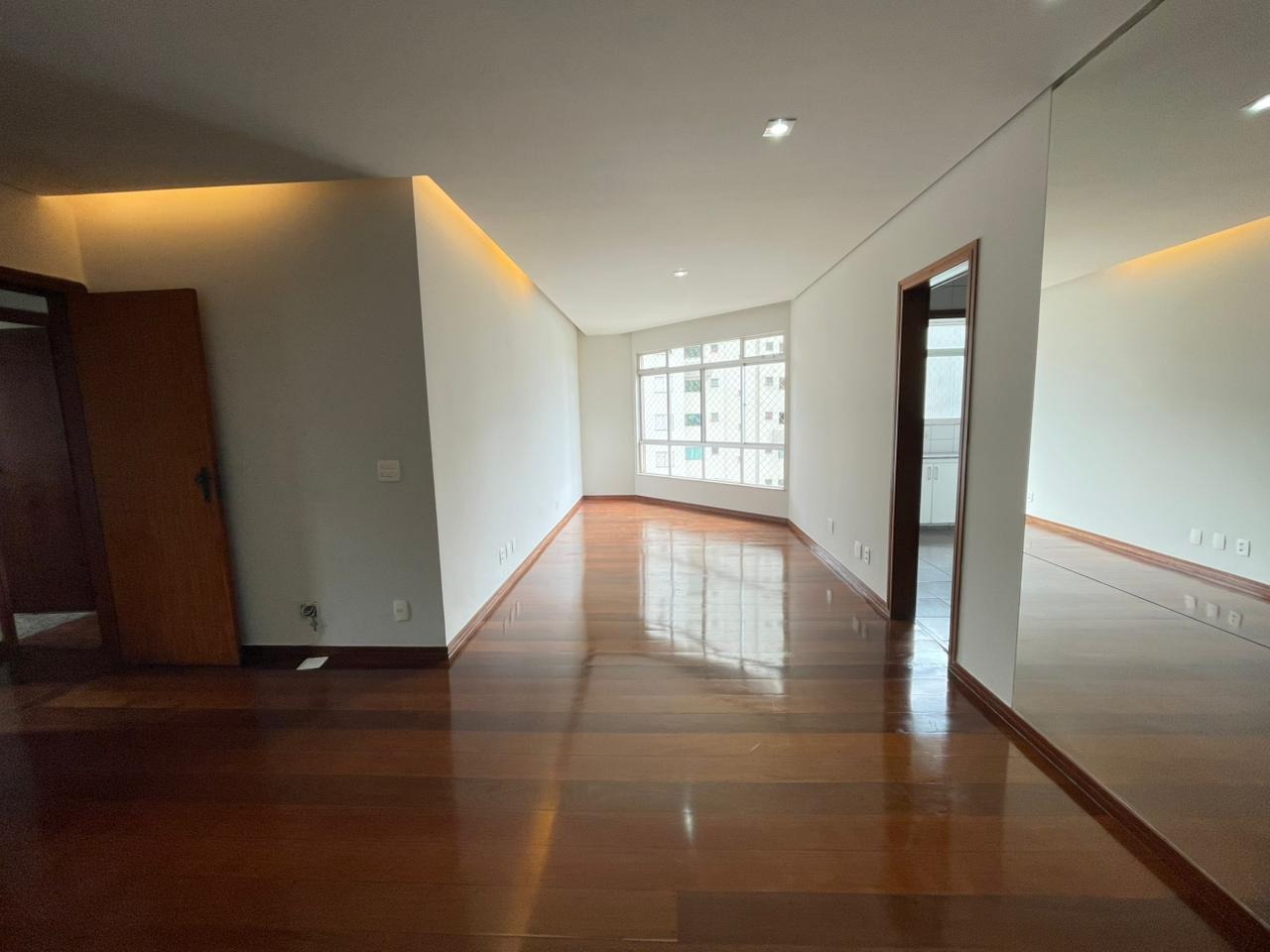 Imagem do imóvel Apartamento para aluguel, 3 quartos, 1 suíte, 2 vagas, Estoril - Belo Horizonte/MG