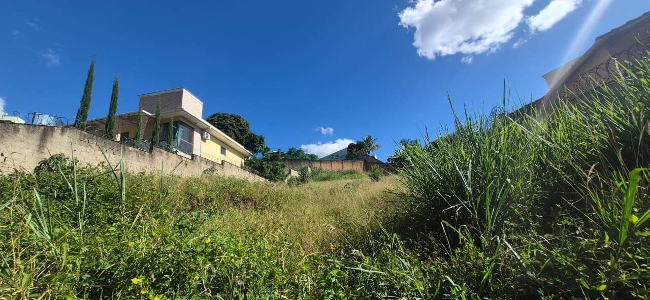 Imagem do imóvel Lote à venda no Estoril em Belo Horizonte de 645m²