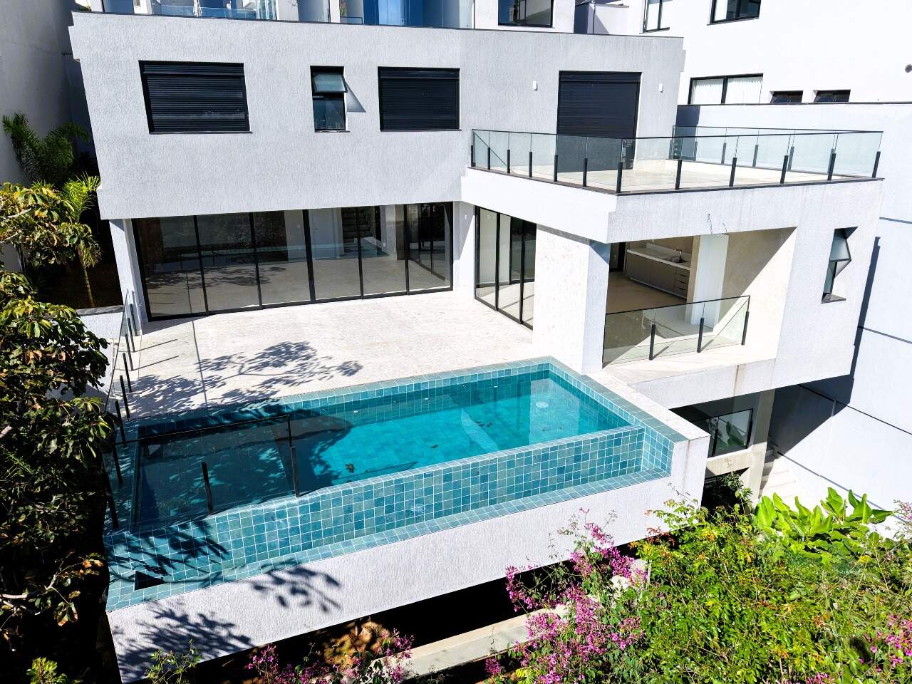 Imagem do imóvel Casa à venda, 5 quartos, 4 suítes, 4 vagas, Buritis - Belo Horizonte/MG