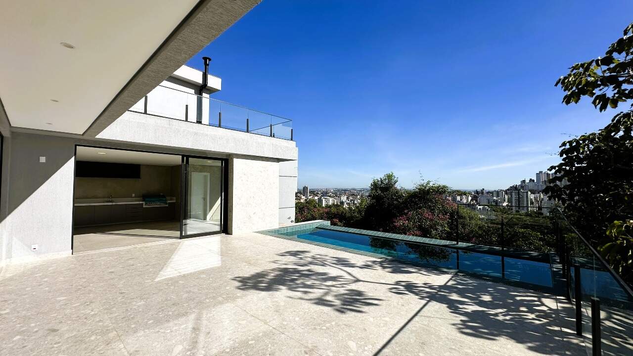 Imagem do imóvel Casa à venda, 5 quartos, 4 suítes, 4 vagas, Buritis - Belo Horizonte/MG