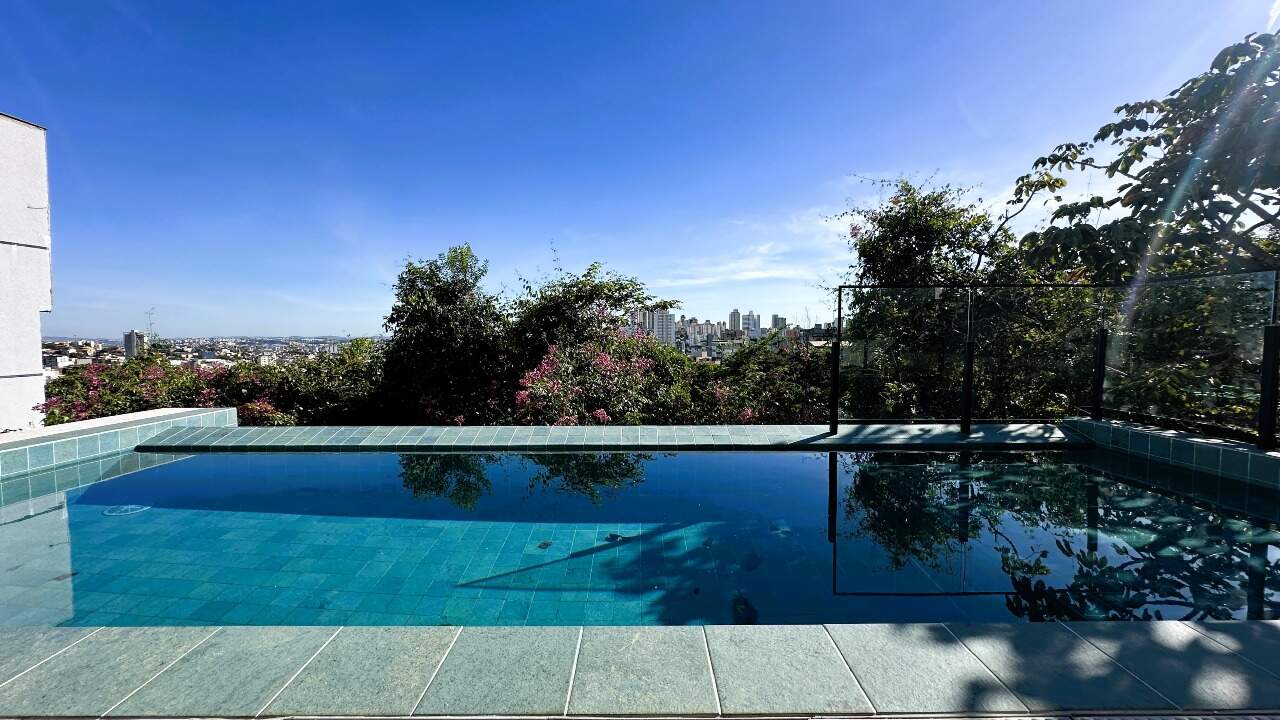 Imagem do imóvel Casa à venda, 5 quartos, 4 suítes, 4 vagas, Buritis - Belo Horizonte/MG