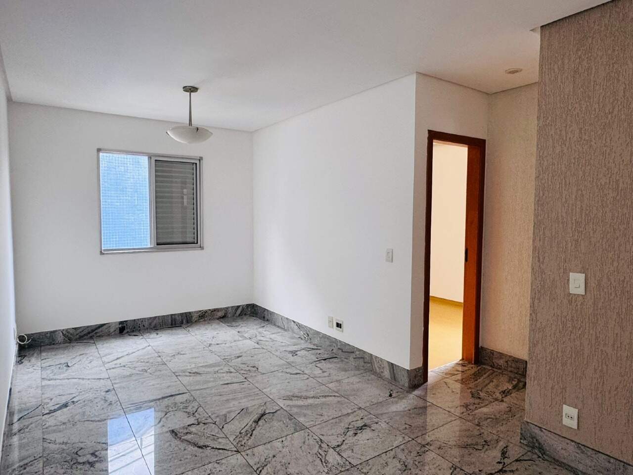 Imagem do imóvel Apartamento para aluguel, 2 quartos, 1 suíte, 2 vagas, Buritis - Belo Horizonte/MG