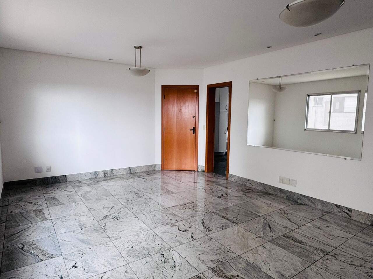 Imagem do imóvel Apartamento para aluguel, 2 quartos, 1 suíte, 2 vagas, Buritis - Belo Horizonte/MG