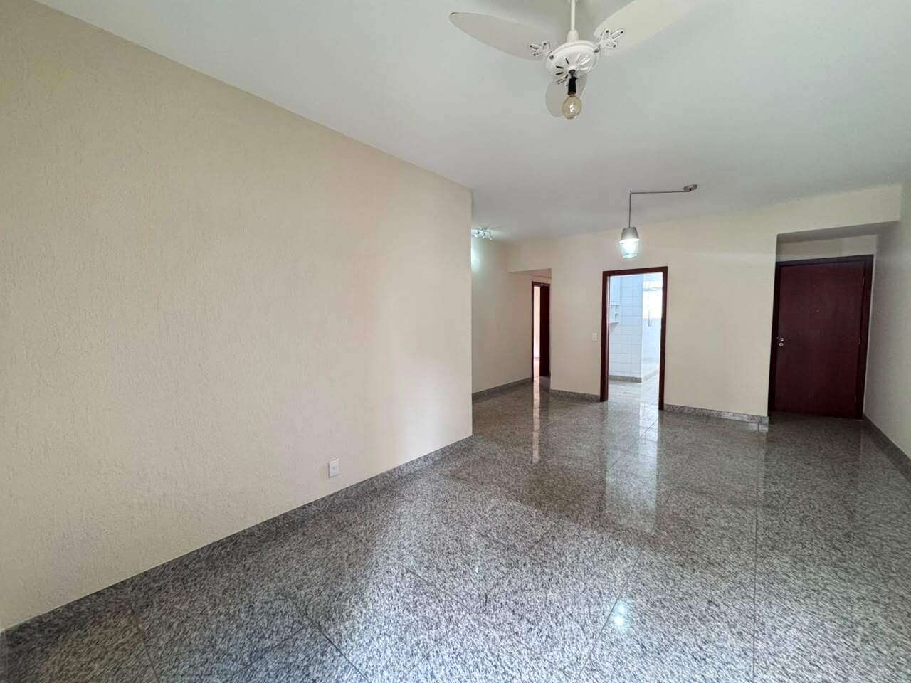 Imagem do imóvel Apartamento para aluguel, 3 quartos, 1 suíte, 2 vagas, Buritis - Belo Horizonte/MG
