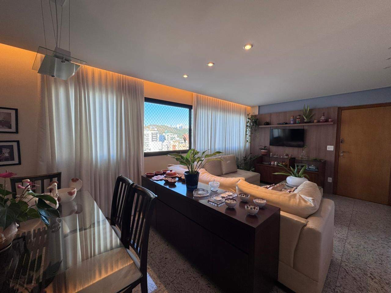 Imagem do imóvel Apartamento para aluguel, 3 quartos, 1 suíte, 2 vagas, Buritis - Belo Horizonte/MG