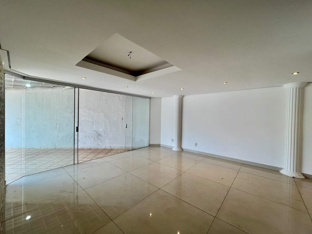 Imagem do imóvel Área privativa 3 quartos à venda no Buritis de 250m²