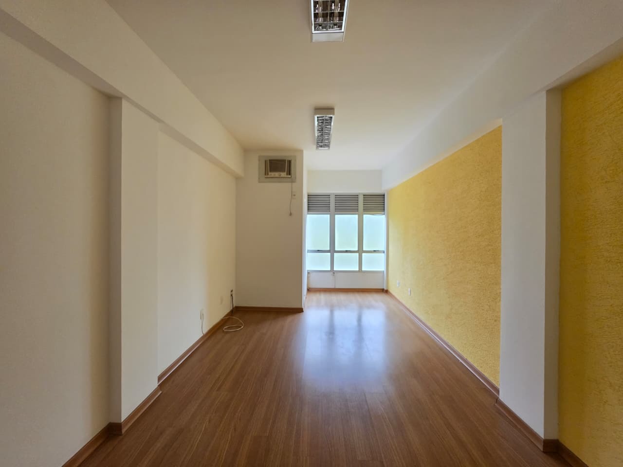 Imagem do imóvel Sala para aluguel, 1 vaga, Santa Lúcia - Belo Horizonte/MG