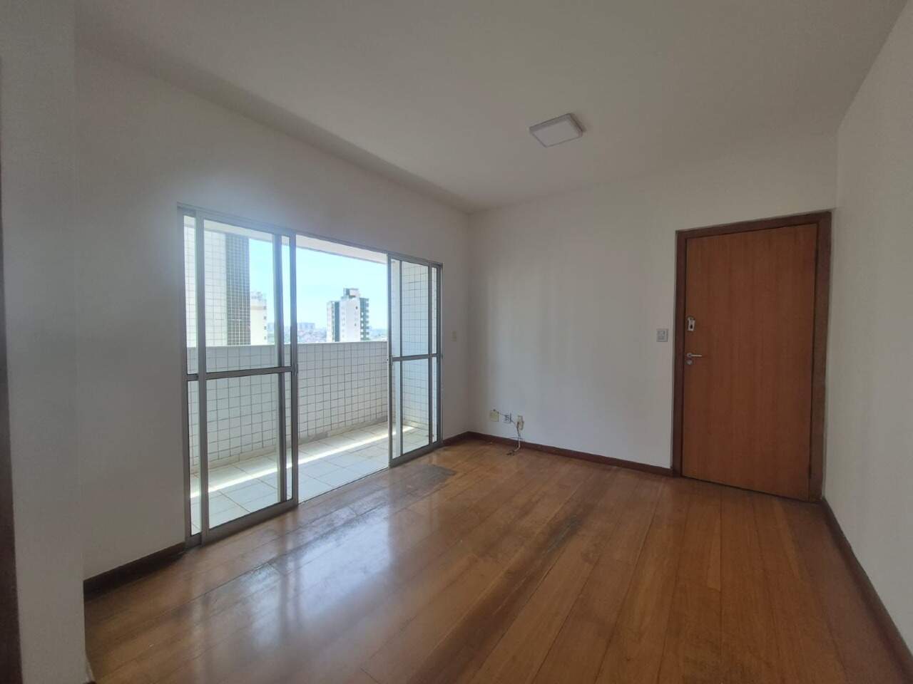 Imagem do imóvel Apartamento para aluguel, 2 quartos, 1 suíte, 2 vagas, Buritis - Belo Horizonte/MG