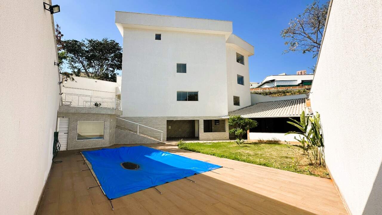 Imagem do imóvel Casa à venda, 3 quartos, 1 suíte, 7 vagas, Estoril - Belo Horizonte/MG