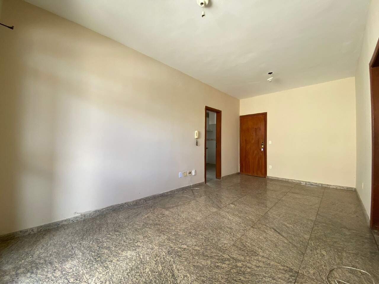 Imagem do imóvel Apartamento para aluguel, 3 quartos, 1 suíte, 2 vagas, Estoril - Belo Horizonte/MG