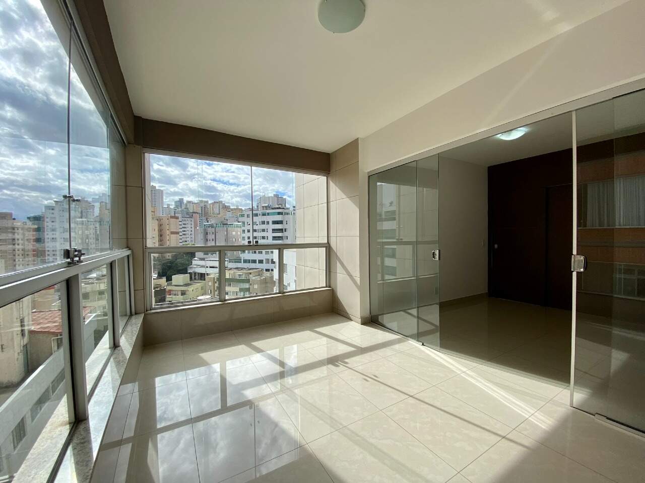 Imagem do imóvel Apartamento para aluguel, 4 quartos, 2 suítes, 3 vagas, Buritis - Belo Horizonte/MG