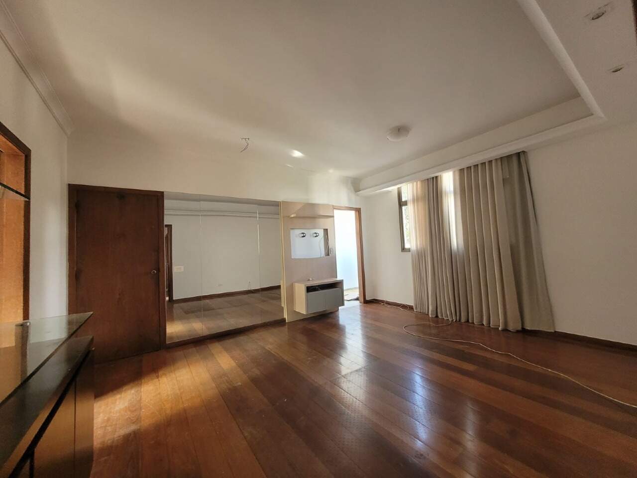 Imagem do imóvel Apartamento para aluguel, 3 quartos, 1 suíte, 2 vagas, Buritis - Belo Horizonte/MG