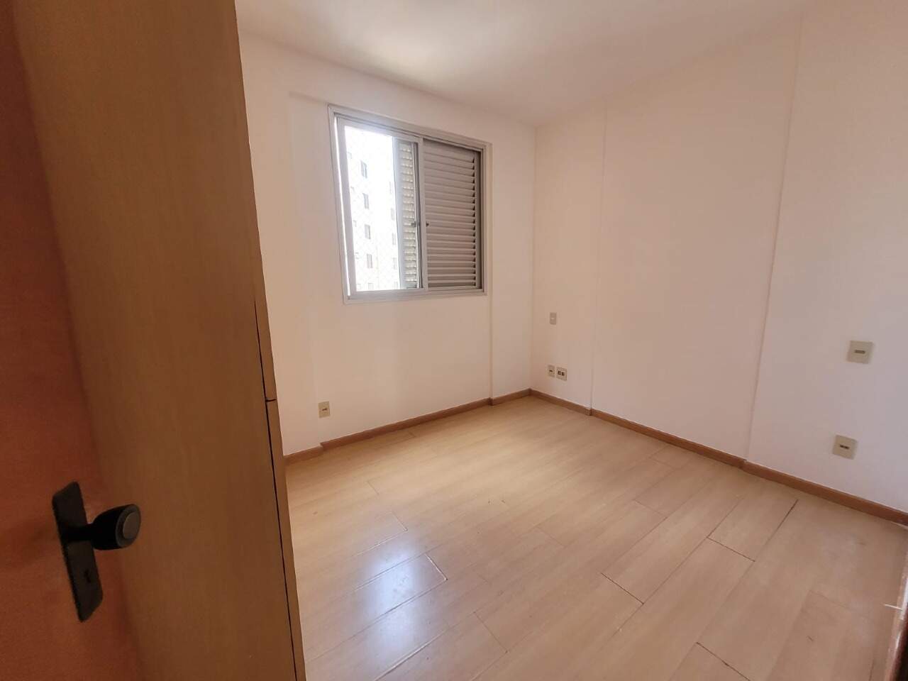 Imagem do imóvel Apartamento para aluguel, 4 quartos, 1 suíte, 4 vagas, Buritis - Belo Horizonte/MG