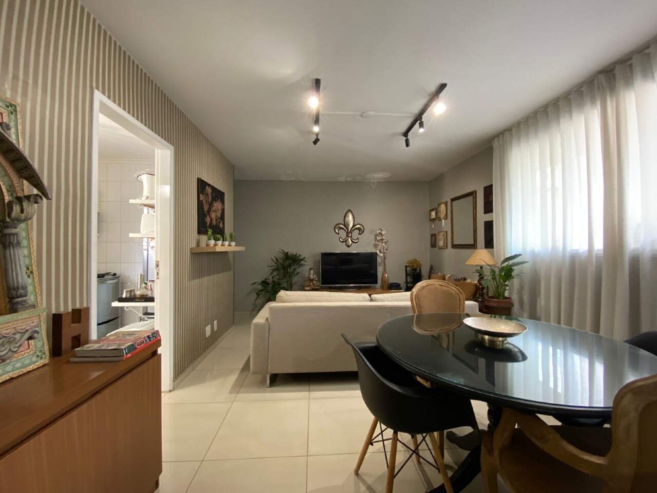 Imagem do imóvel Apartamento para aluguel, 3 quartos, 1 suíte, 2 vagas, Buritis - Belo Horizonte/MG
