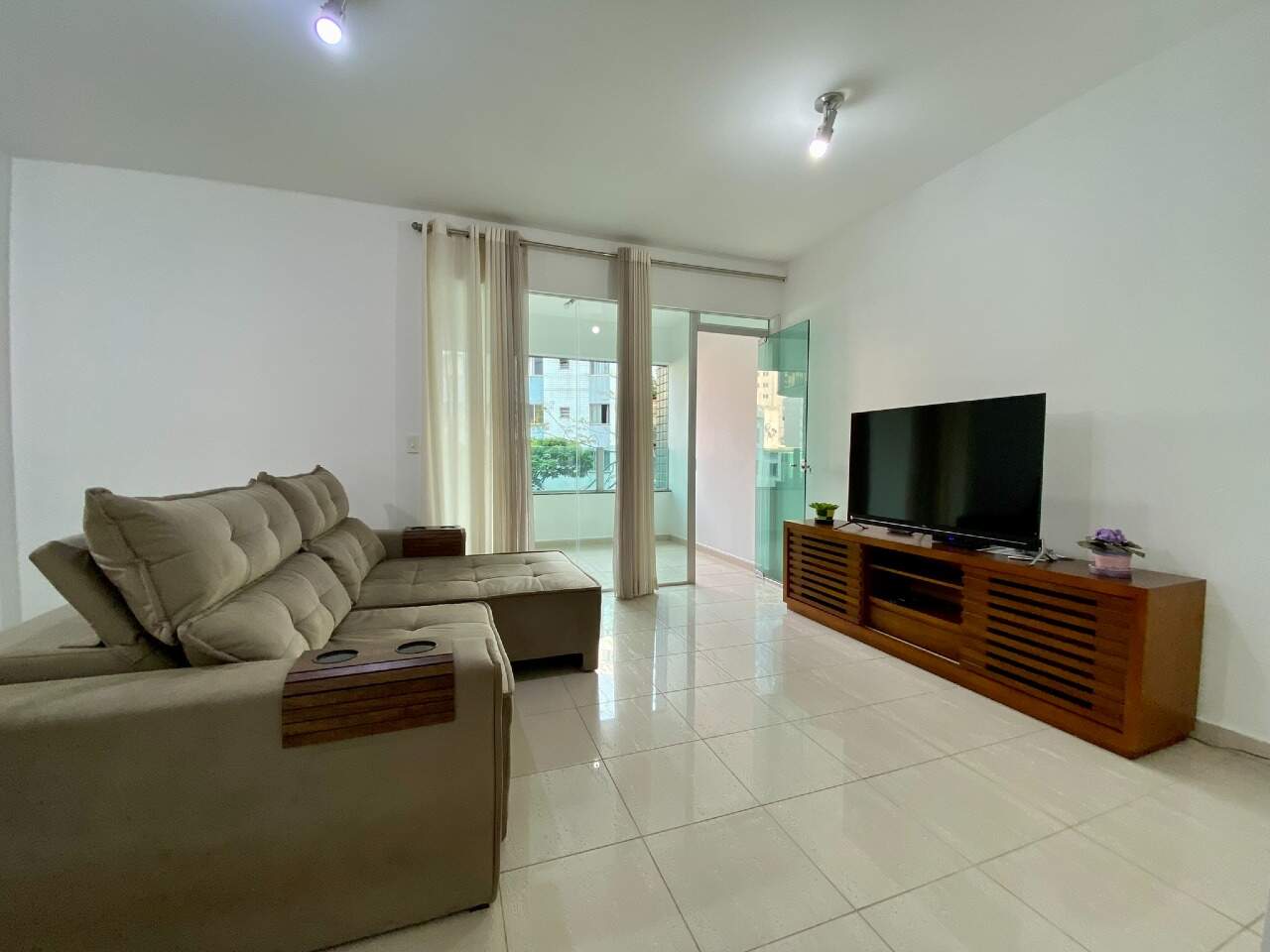 Imagem do imóvel Apartamento para aluguel, 3 quartos, 1 suíte, 2 vagas, Buritis - Belo Horizonte/MG