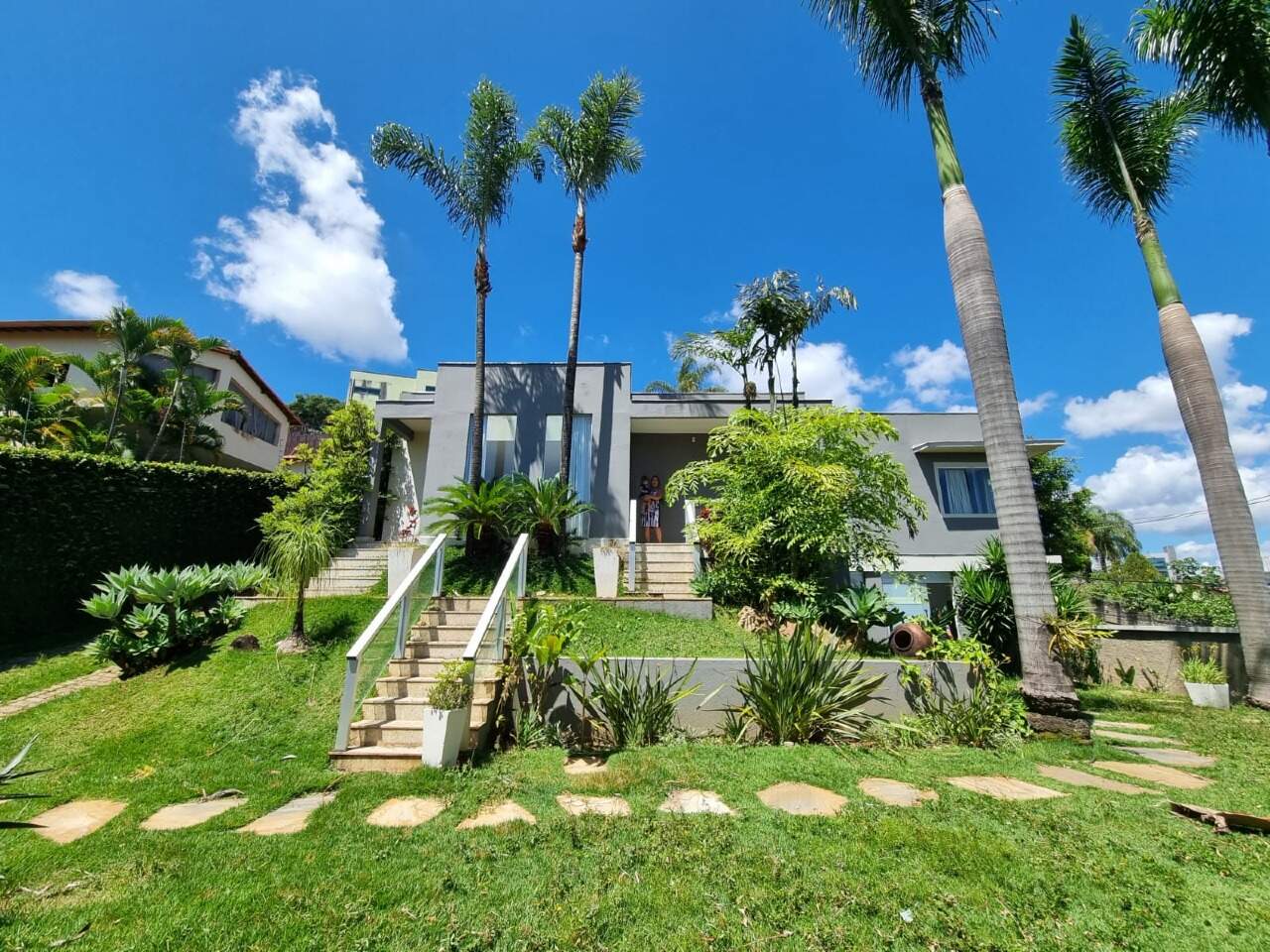 Imagem do imóvel Casa para aluguel, 6 quartos, 4 suítes, 6 vagas, Estoril - Belo Horizonte/MG