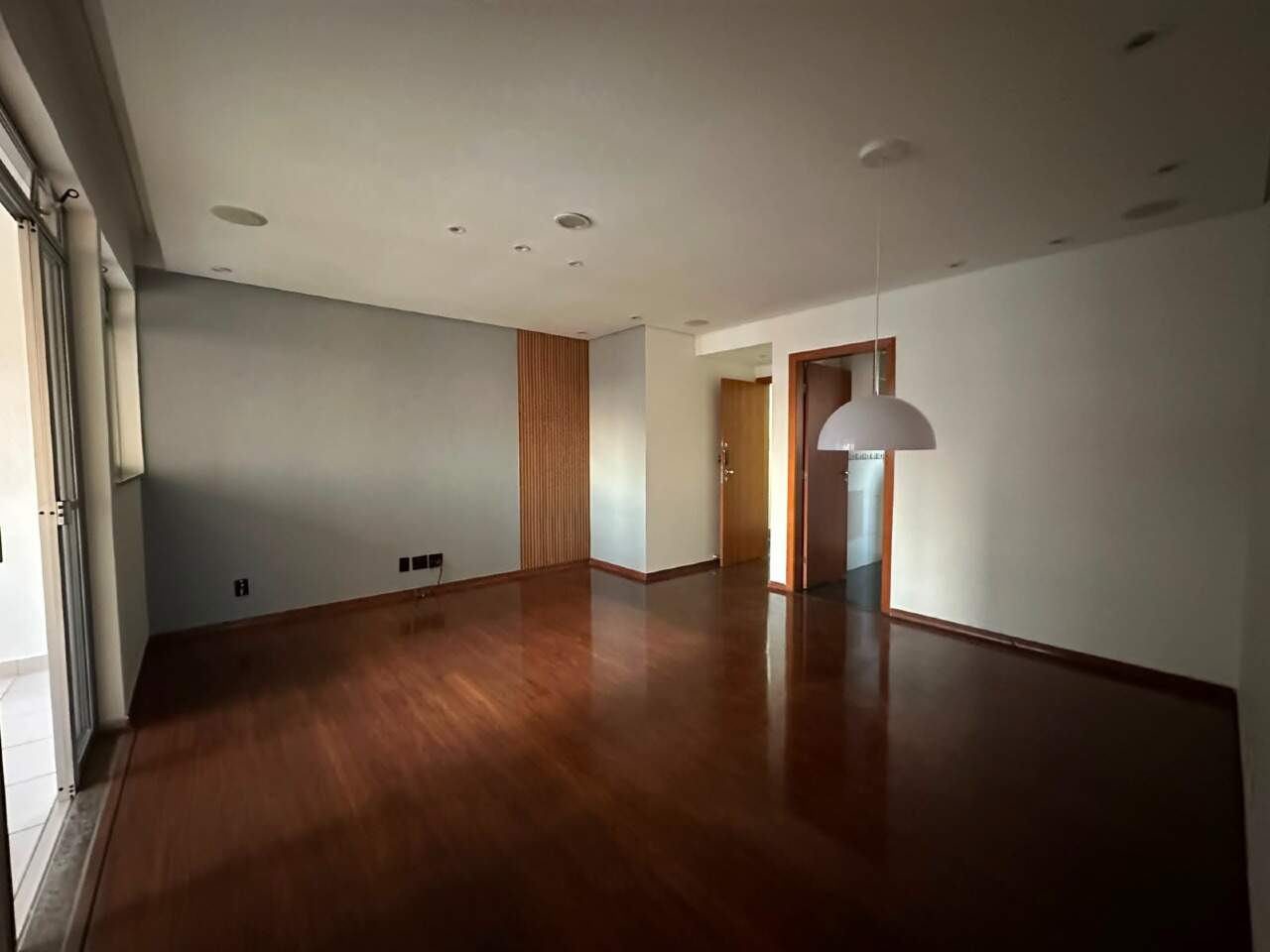 Imagem do imóvel Apartamento para aluguel, 3 quartos, 1 suíte, 2 vagas, Buritis - Belo Horizonte/MG