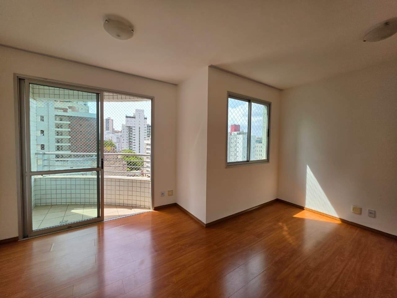 Imagem do imóvel Apartamento para aluguel, 3 quartos, 1 suíte, 2 vagas, Estoril - Belo Horizonte/MG